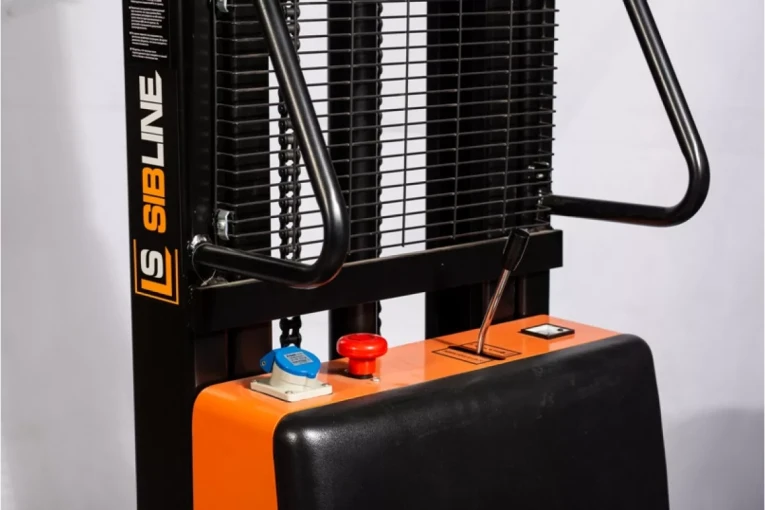 Штабелер с электроподъемом 1 т - 3 м Вилы: 1100 , Гелевая АКБ, SPN1030 SIBLINE купить в Котласе Штабелер с электроподъемом 1 т - 3 м Вилы: 1100 , Гелевая АКБ, SPN1030 SIBLINE купить в Котласе