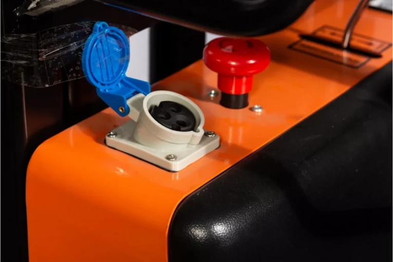 Штабелер с электроподъемом 1 т - 3 м Вилы: 1100 , Гелевая АКБ, SPN1030 SIBLINE купить в Котласе Штабелер с электроподъемом 1 т - 3 м Вилы: 1100 , Гелевая АКБ, SPN1030 SIBLINE купить в Котласе