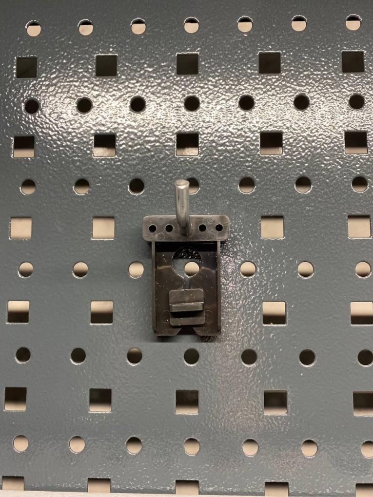 Крючок 38 мм купить в Котласе